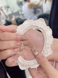 -芊屿芊浔美甲