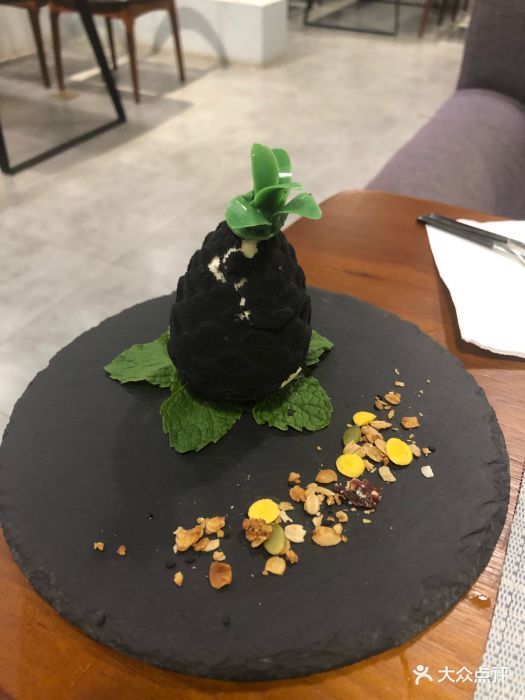 实现realize西餐·清吧(南市店)-黑凤梨-菜-黑凤梨