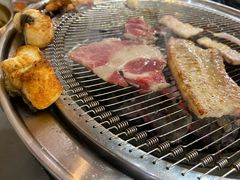 -围炉肉舍•炭烤活鳗•丹东海鲜烤肉(步行街店)