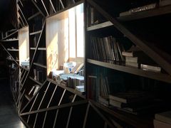 -钟书阁(松江泰晤士小镇店)