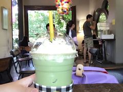 -莓园冰淇淋店