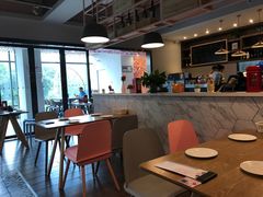 -樱花里音乐餐吧·牛扒椰子鸡(东圃店)