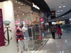 -东荟城名店仓