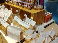 -LanTa蓝塔烘焙(紫荆山卜蜂莲花店)