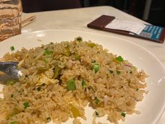 酸菜脆皮烧肉炒饭-港丽餐厅(高德置地店)