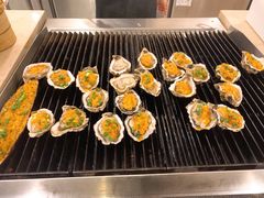 不断输出的烤生蚝摊摊-温州华侨饭店(信河街店)