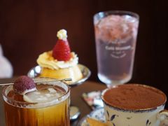 -Café Monson