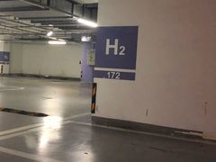 -虹桥天地-停车场