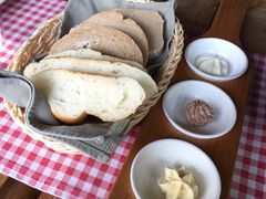 餐前面包-Paulaner·德国帕拉娜自酿啤酒餐厅(海上世界店)