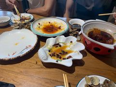 -东来菜馆•手抓海鲜家常菜•海鲜锅贴(鸽子窝店)