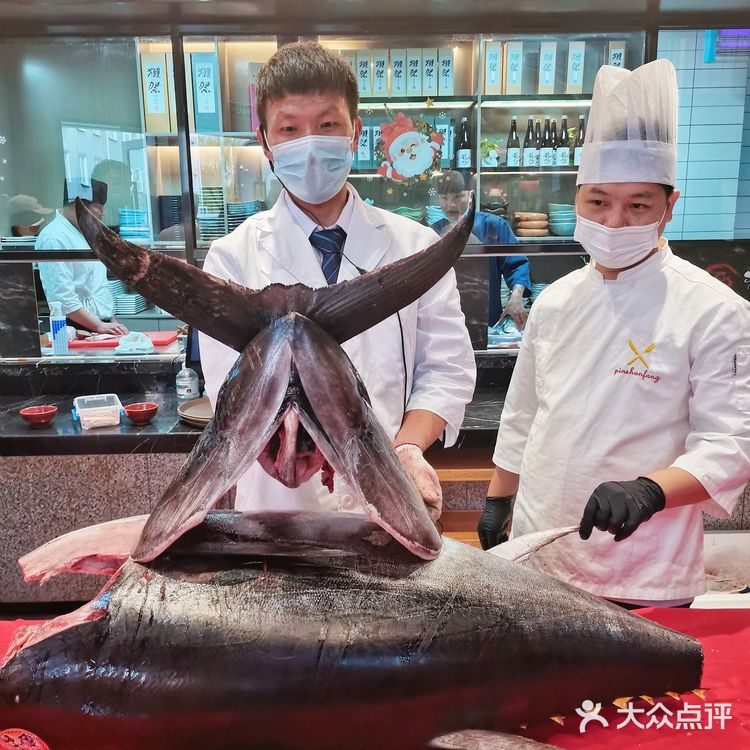 『牛料家炭火烧肉』与食客共庆一周岁,蓝鳍金枪鱼开鱼秀来助兴‼️