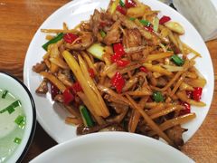 酸笋炒肥肠-牛八宝桂林米粉(八里庄店)