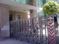 校门-上海海事大学东校区-上海港湾学校