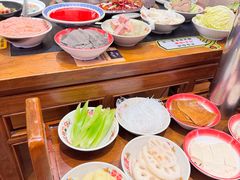 -沸炉重庆老火锅(军事博物馆店)