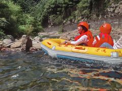 -安吉龙王山峡谷漂流