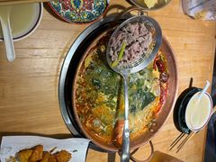 -洱火云南酸菜牛肉火锅(石景山当代商城店)