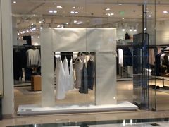 -COS(月星环球港店)