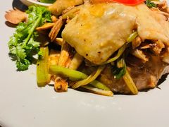 越式盐焗麻油鸡-大头虾越式风味餐厅(光明广场店)