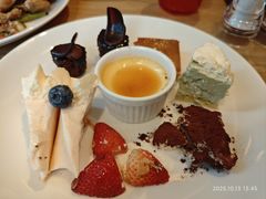 -怡咖啡海鲜自助餐厅(浦东香格里拉店)