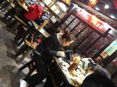大堂-龙抄手(文殊坊店)