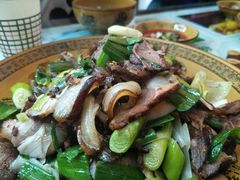 蒜苗老腊肉-君华饭店·腊排铜火锅