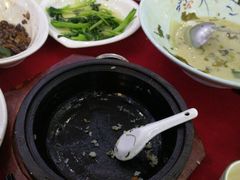 -侬佳蒸菜馆(听潮店)