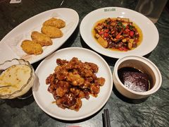 -新白鹿餐厅(湖滨银泰IN77C区店)