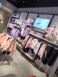 -安踏儿童(世欧王庄店)