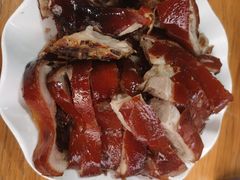 -黄记四更烤乳猪店