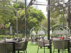 -深圳温德姆至尊酒店·大堂吧·户外花园