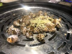 小花螺-日进一片海.生腌海鲜火锅.宵夜烧烤(三里屯总店)