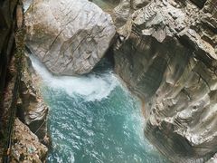 -蝶舞清江·恩施地心谷景区