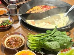 -萍姐火锅·公路夜市(武汉首店)