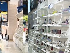 -诺柯视眼镜-蔡司依视路官方工厂店(淞南一店)