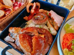 烤猪肘拼盘-普拉那啤酒坊Paulaner(凯宾斯基饭店)