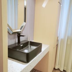 -PE SALON