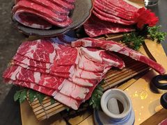 -铭牛烧肉·和牛海鲜自助(高新月牙湖店)