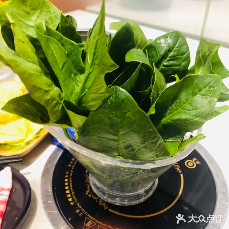 菜品还是挺足量的，也比较干净。就是摆盘可以在好看点呢