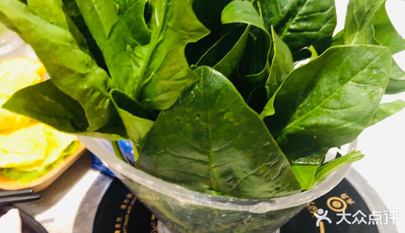 菜品还是挺足量的，也比较干净。就是摆盘可以在好看点呢