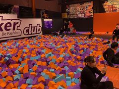 -Tenker Club弹刻极限主题公园 · 蹦床 · 团建 · 生日派对(大关店)