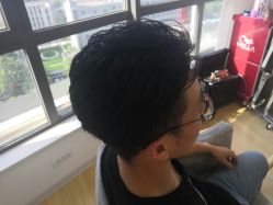 -E.L.K造型momopark店