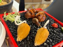 脆皮玻璃乳鸽-山泉粤宴(广东大厦店)