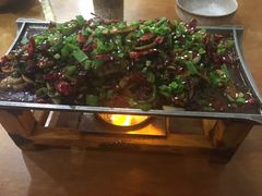 -石磨豆花家常菜·牦牛排土火锅