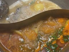 -野山舂·贵州现舂酸汤火锅(鸿通城店)