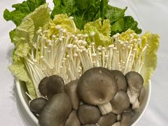 -红鼎豆捞·非遗鲍皇汤火锅(宝丰路店)