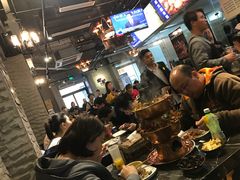 等位区-巴四老城区炭火蛙锅(张江店)