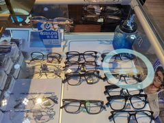 -上海网星眼镜批发·蔡司依视路官方授权(三叶眼镜城店)