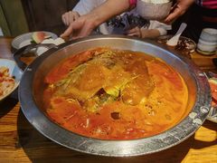 -野山舂·贵州现舂酸汤火锅(鸿通城店)