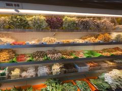 自助取餐区-万记麻辣烫国展总店