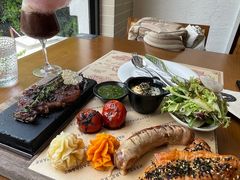 -Mark&Mars Restaurant